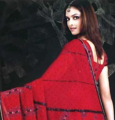 Deepika_in_saree.jpg