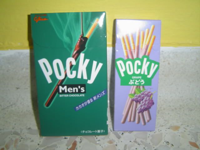 Glica Pocky - Bitter Chocolate and Grapes Flavoured.