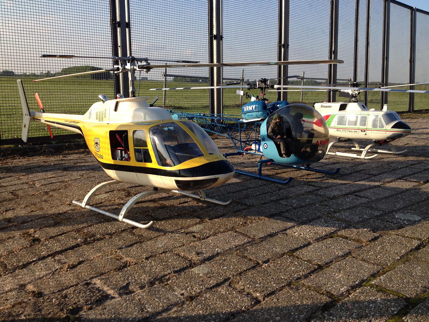 Graupner Bell 212 TwinJet E-umbau - RC-Heli Community Graupner Bell 212 TwinJet E-umbau - RC-Heli Community