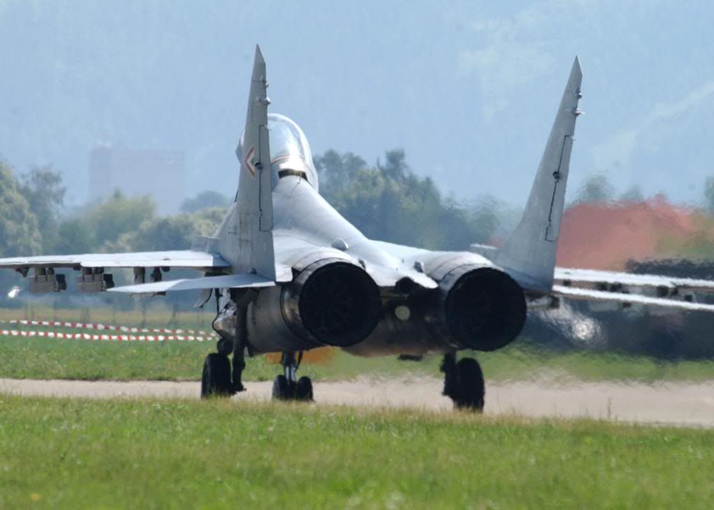 ap05_mig29_001_ma.jpg