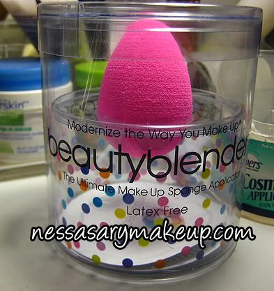 Makeup Sponges on Nessasarymakeup  Product Review  Beauty Blender Sponge