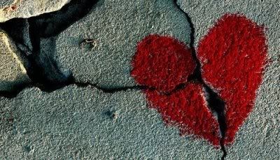  photo broken-heart-concrete-crushed-heart-love-red-Favimcom-47860_zps1a124424.jpg