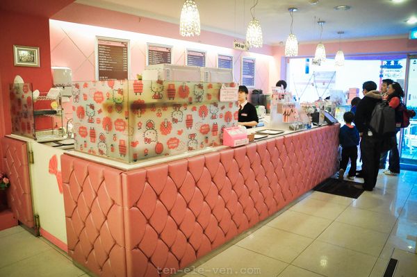 Hello Kitty Cafe Seoul photo Seoul-0791-130322_zps212cde47.jpg