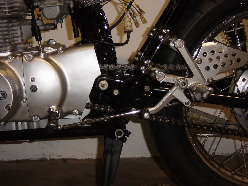 RC51 rear sets on CB350 DO THE TON