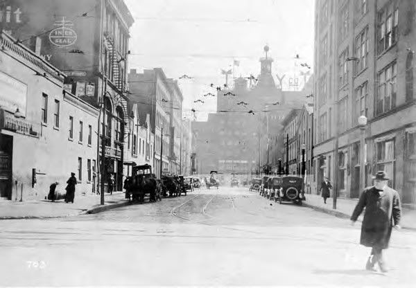 Cleveland-Champlain-eastview-West3rd-1922.jpg
