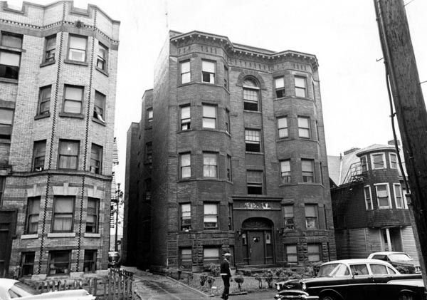 East19th-DorrApts-1965.jpg