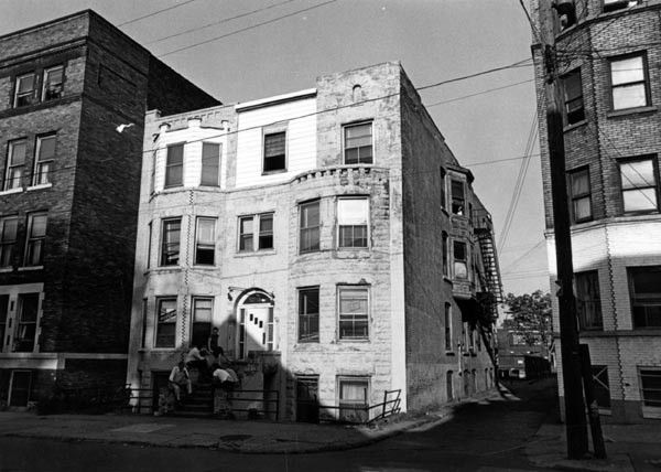 East19th-WindsorApts-1741block-1965.jpg