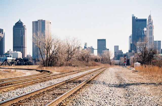 ColumbusSkyline3CTracksZoom2s.jpg